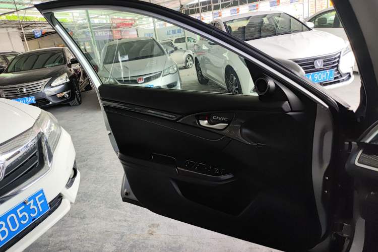 Used Honda Civic 2016 220TURBO CVT Luxury Edition
