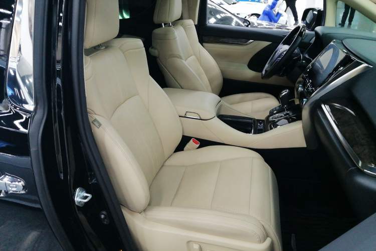 Used Toyota Alphard 2021 Dual-Engine 2.5L Prestige Edition
