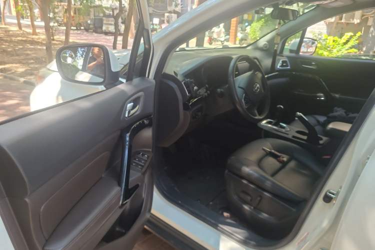 Used GAC Trumpchi GS4 2017 235T Manual Two-Wheel Drive Luxury Edition
