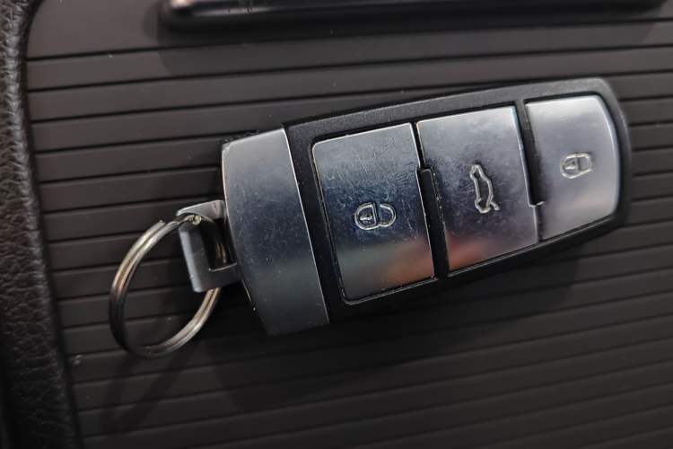 Used Volkswagen FAW-Volkswagen CC 2016 2.0 TSI Luxury Model
