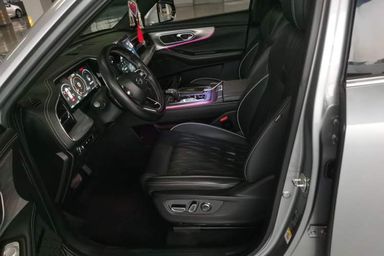 Used GAC Trumpchi GS8 2022 Linghang Series 2.0 TGDI Two-Wheel Drive Luxury Smart Connectivity Version (6 Seats)
