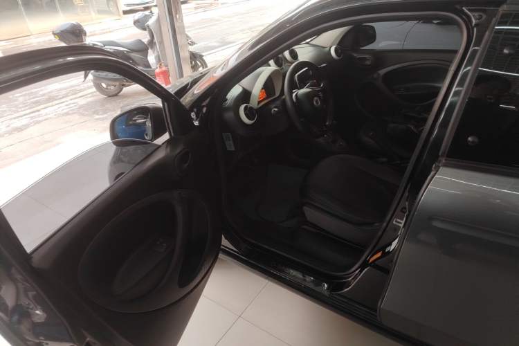 Used  forfour 2016 1.0L 52 kW Dynamic Edition