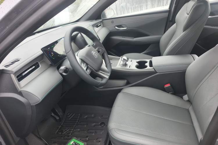 Used BYD Qin PLUS 2025 DM-i Smart Drive 55KM Leading Model
