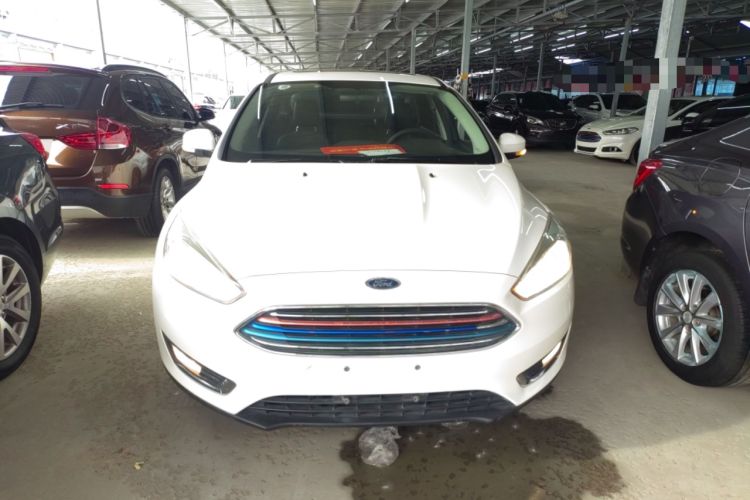 Used Ford Focus 2017 Sedan EcoBoost 125 Manual – Ultra-Style Edition with SmartDrive Features
