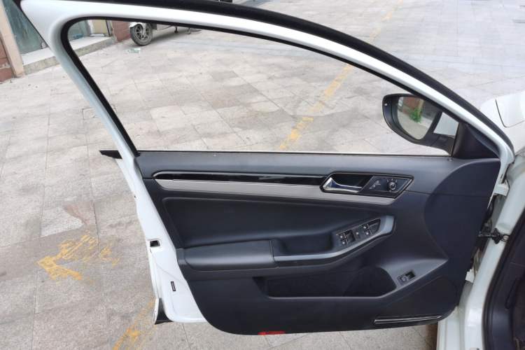 Used Volkswagen Sagitar 2018 280TSI DSG Comfort Model
