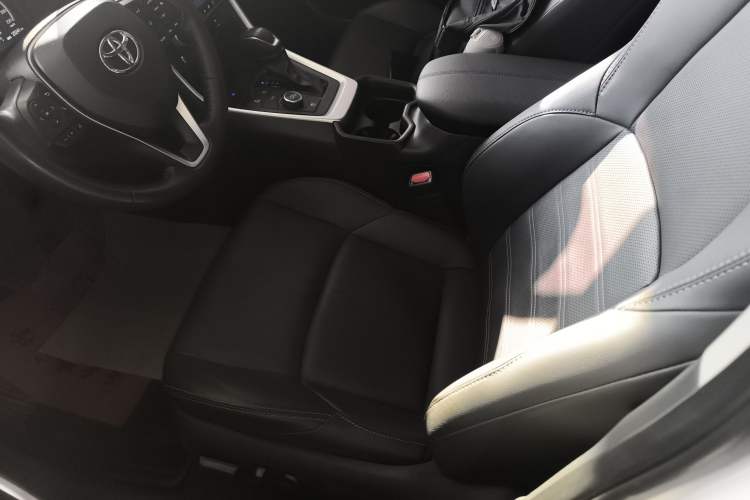 Used Toyota Wildlander 2023 Dual-Motor 2.5L E-CVT Four-Wheel Drive Prestige Edition
