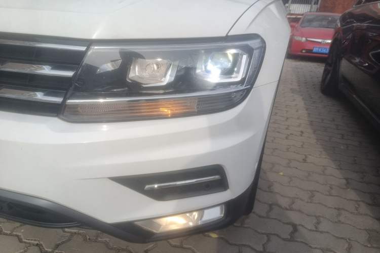 Used Volkswagen Tiguan L 2019 Revised 330TSI Automatic Two-Wheel Drive Smart & Luxury Edition China VI Standard
