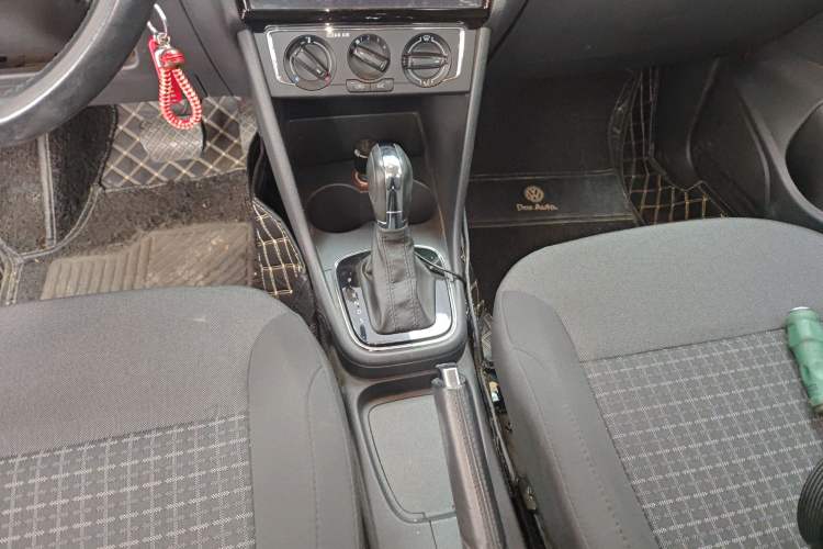 Used Volkswagen Polo 2016 1.6L Automatic Comfort Model
