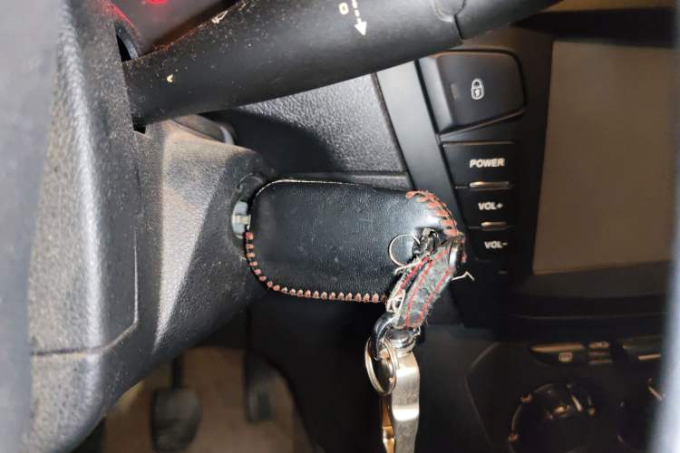 Used Citroen Elysee 2015 Zhishang Edition 1.6L Manual Fashion Model