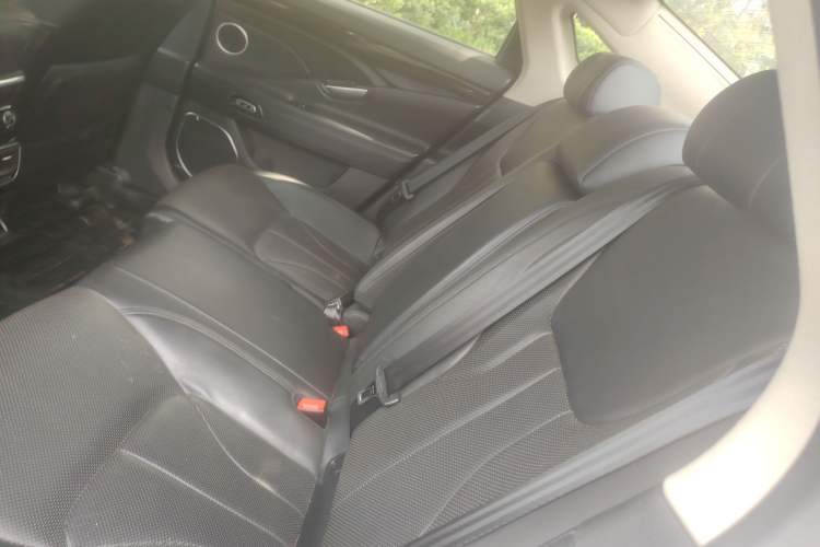 Used Geely Auto Emgrand GT 2015 1.8T Flagship Model
