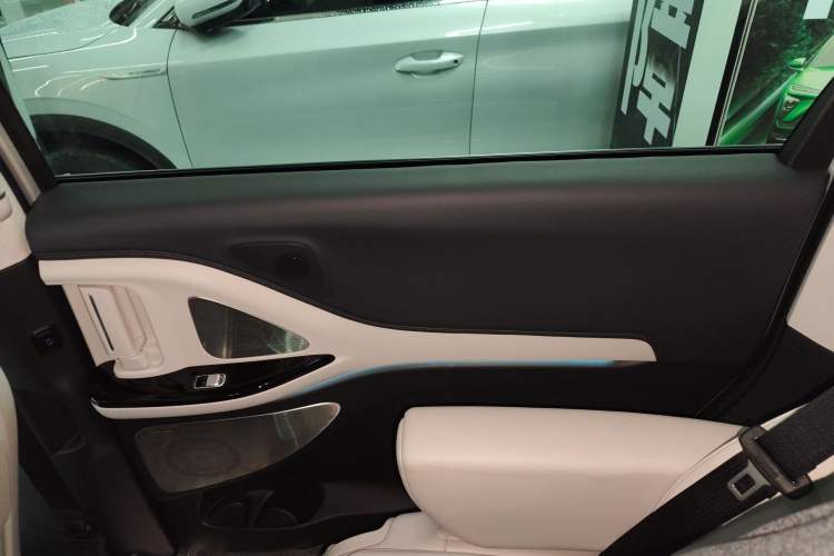 Used VOYAH Dream 2025 PHEV Four-Wheel-Drive Flagship Version – Qiankun Edition
