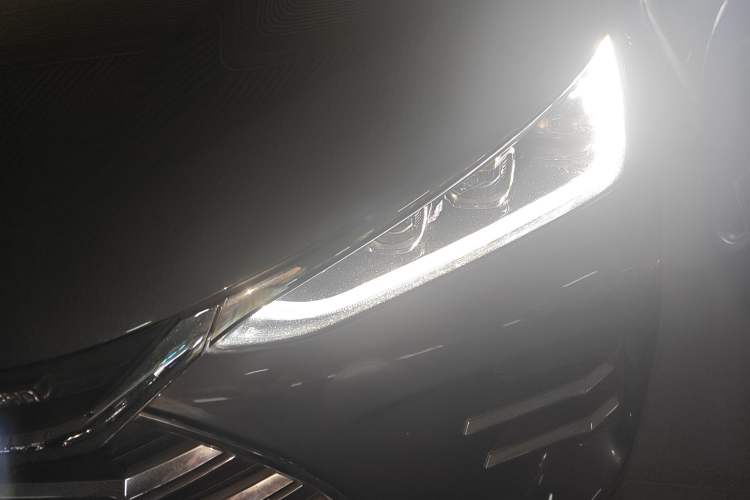 Used BYD Tang New Energy 2018 DM 2.0T All-Wheel Drive Smart Connect Elite 7-Seater China V Emission Standard