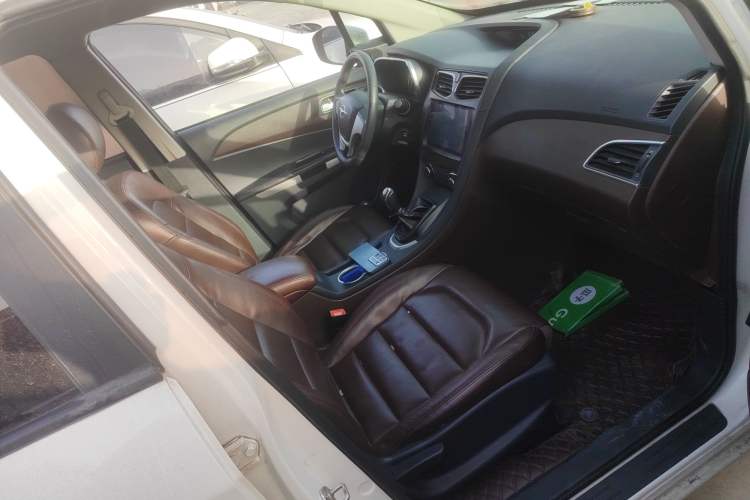 Used Haima V70 2016 2.0L Manual - Enjoyment Version 6 Seats