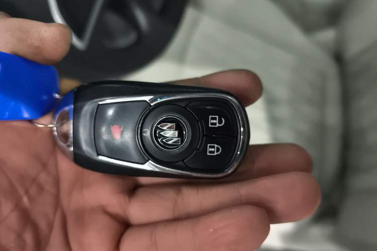 Used Buick GL8 2023 Land Executive Class Comfort Model
