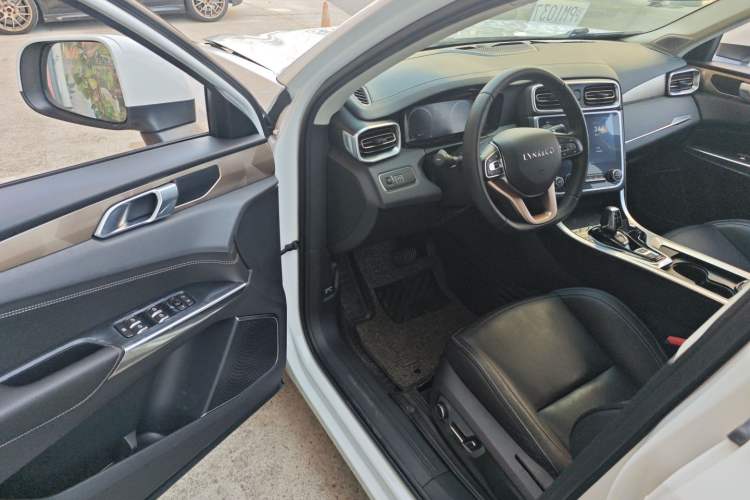 Used Lynk & Co 01 2017 2.0T Two-Wheel Drive Pro Edition
