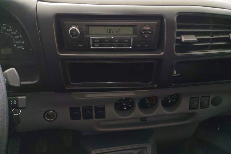 Used JMC Transit 2017 2.8T Commercial Version Long Wheelbase Mid-Roof 6/7/8-Seater JX493
