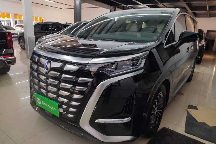 Used Denza D9 2024 DM-i 1050 Luxury Model