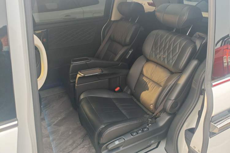 Used Honda Elysion 2019 2.0L Hybrid Luxury Edition
