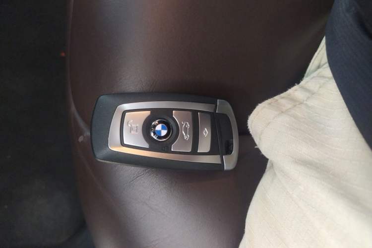 Used BMW 5 Series 2014 525Li Luxury Design Package
