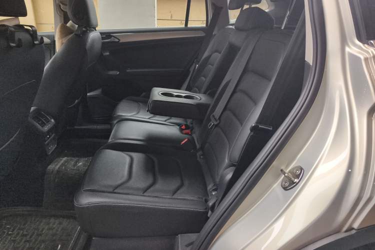 Used Volkswagen Tiguan L 2017 330TSI Automatic Two-Wheel Drive Luxury Edition