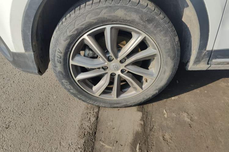 Used Geely Auto Emgrand X7 Sport 2020 1.8TD DCT Two-Wheel Drive Smart Connect 4G-Enabled Version
