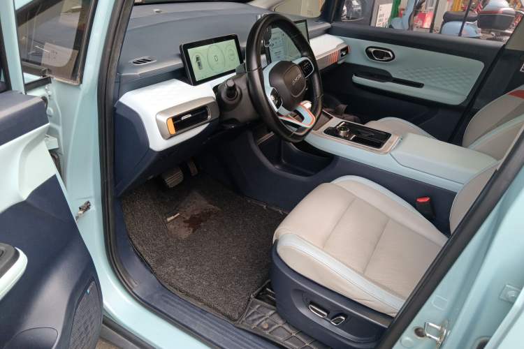 Used AION Y 2022 70 Tech Edition Lithium Iron Phosphate
