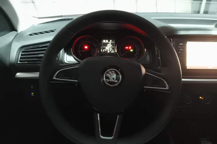 Used Skoda Kamiq 2021 1.5L Automatic Comfort Edition
