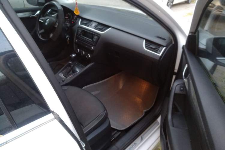 Used Skoda Octavia 2016 1.6L Automatic Smart Drive Edition
