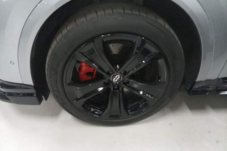 Used Hima AITO M8 2025 Extended-Range Max+ Version 53.4 kWh 5-Seater Edition
