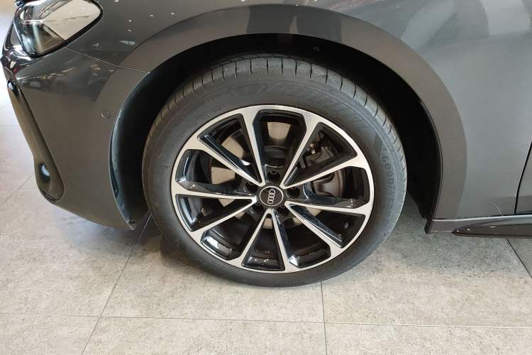 Used Audi A5L 
