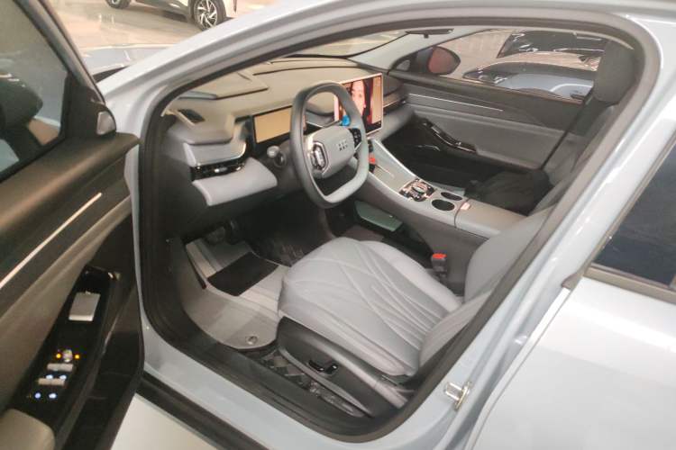 Used  L6 2025 EM-i 140km Explorer+ Edition