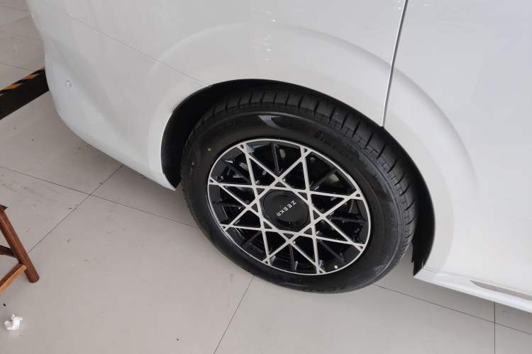 Used Zeekr 009 2024 7-Seater Aisle Version 108 kWh