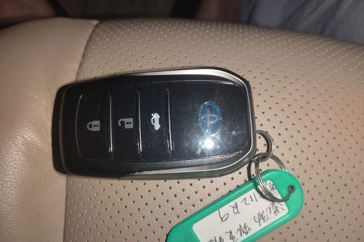 Used Toyota Camry 2012 Luxurious Edition 2.5HG Zunrui
