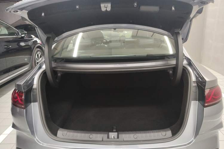 Used BYD Qin L 2025 DM-i Smart Drive 120KM Superior Model
