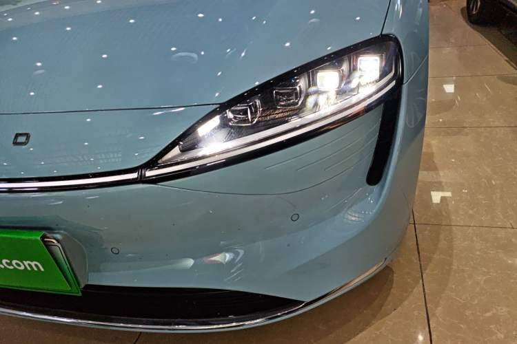 Used Hima Luxeed S7 2025 785 km Ultra
