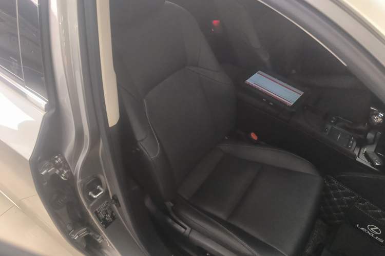 Used Lexus ES 2021 300h Excellence Edition
