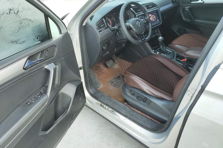 Used Volkswagen Tiguan L 2019 330TSI Automatic Two-Wheel Drive Panoramic Comfort Edition China V Standard
