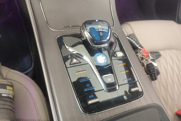 Used BYD Han 2025 EV with 701 km of Laser Radar-Enabled Intelligent Driving
