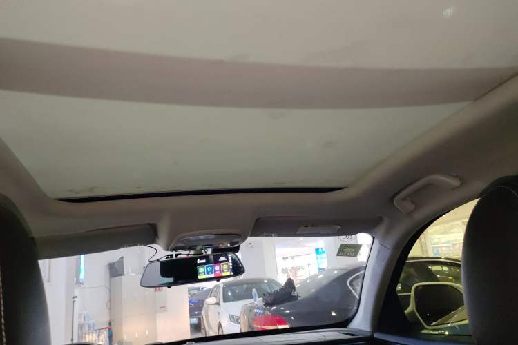 Used Zotye SR7 2016 1.5T CVT Cube Heart Edition China V Standard