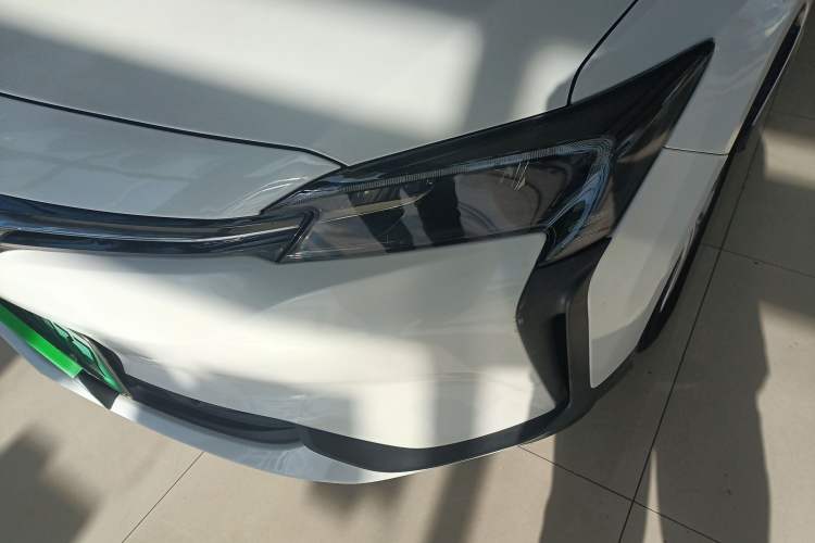 Used Buick Velite 6 2023 430km Range Commuter Version
