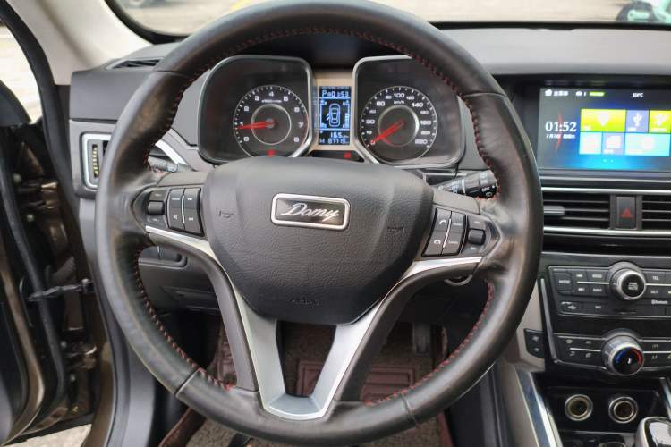 Used Zotye Domy X5 2017 Upgraded Model 1.5T CVT ZhiXian Edition
