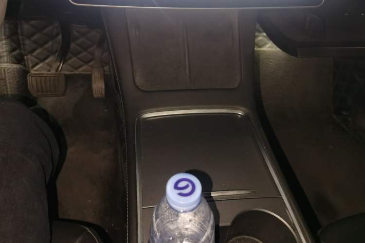 Used Tesla Model Y 2021 Long-Range All-Wheel-Drive Version 3D7