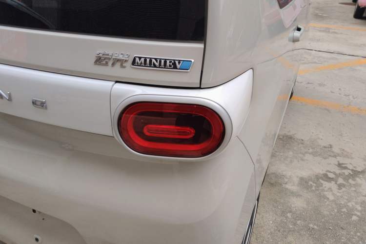 Used Wuling Hongguang MINIEV 2024 3rd Generation 215km Youth Edition
