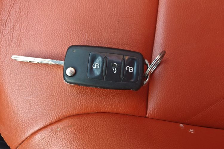 Used Volkswagen Polo 2016 1.6L Automatic Comfort Model
