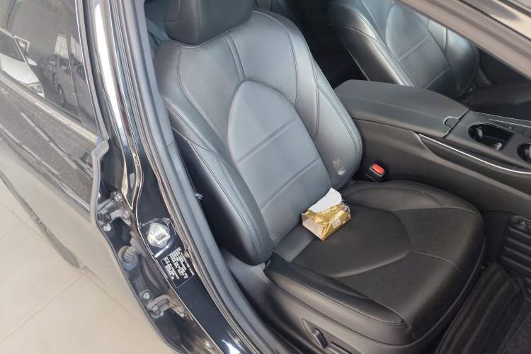 Used Toyota Avalon 2019 2.0L XLE Premium Edition China VI