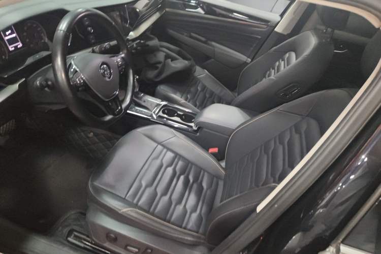 Used Volkswagen Passat 2019 330TSI Elite Edition China VI
