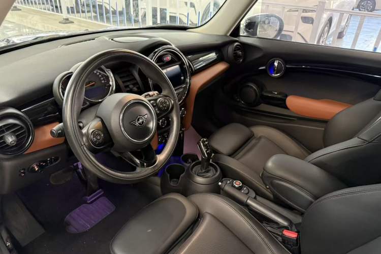 Used  MINI 2019 1.5T COOPER Classic Edition
