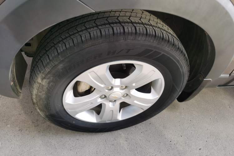 Used Chevrolet Captiva 2015 2.4L Two-Wheel Drive Urban Version 7 Seats