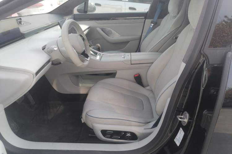 Used Hima Luxeed S7 2025 855 km Max