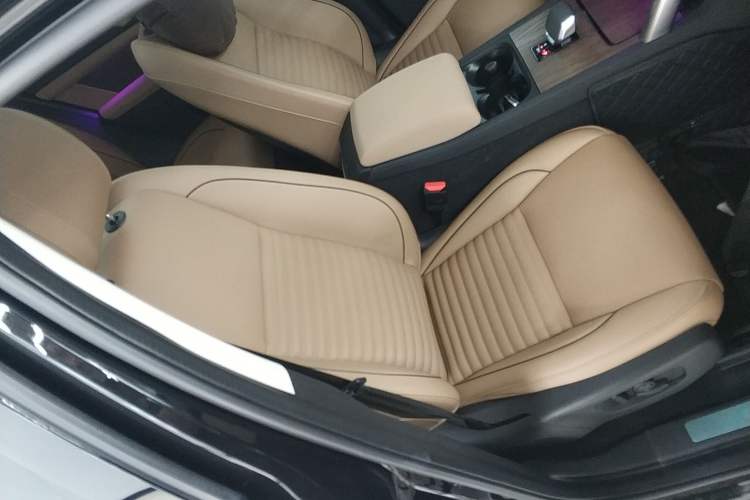 Used Land Rover Discovery Sport 2025 249 PS Performance Tech Edition
